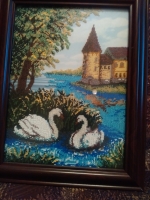 ГР-001 Картина вышитая бисером "Лебеди у замка"